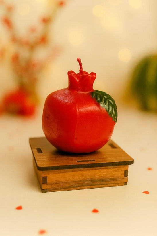 شمع انار تک پایه چوبی یلدا